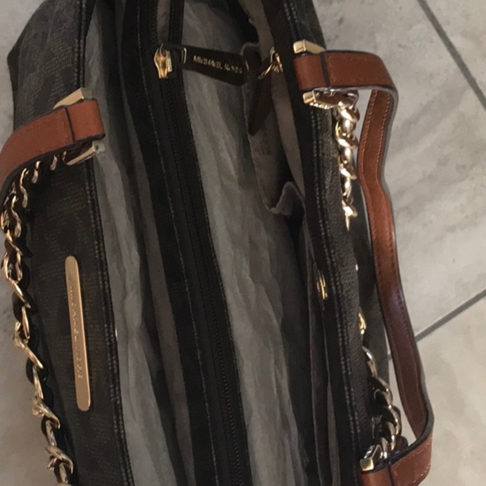 Authentic Michael Kors bag ONLY - Picture 4 of 4